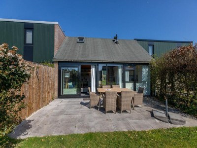 Holiday house Holiday Home near Beach with Pool Access - Outdoor photo 10