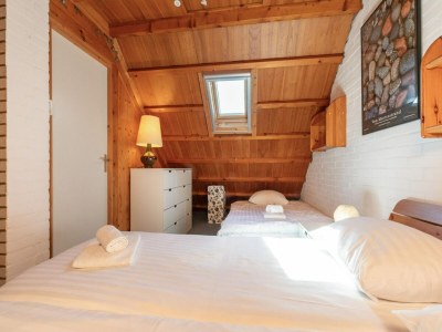 Holiday house Holiday Home near Beach with Pool Access - Features photo 15