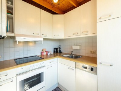 Holiday house Holiday Home near Beach with Pool Access - Features photo 19