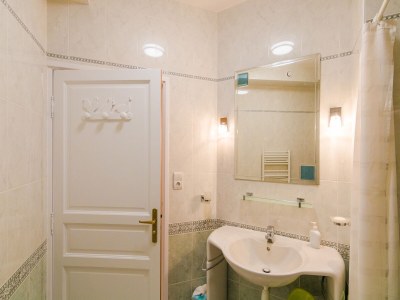 Holiday house Chic holiday home with pool - Features photo 36