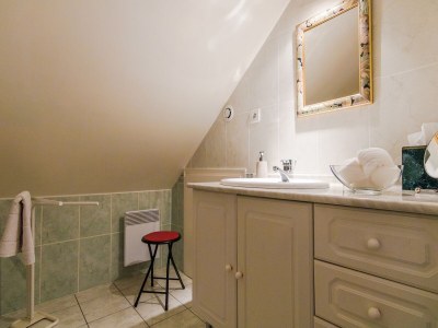 Holiday house Chic holiday home with pool - Features photo 37