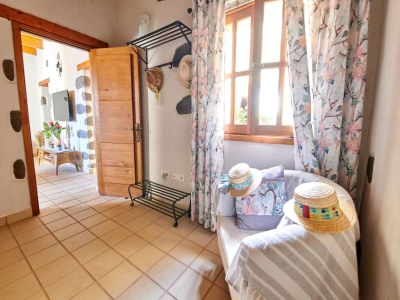 Villa Holiday Home in Ingenio with Private Pool - Features photo 12