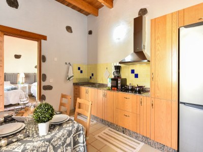 Villa Holiday Home in Ingenio with Private Pool - Features photo 17