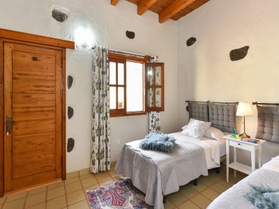 Villa Holiday Home in Ingenio with Private Pool - Features photo 19