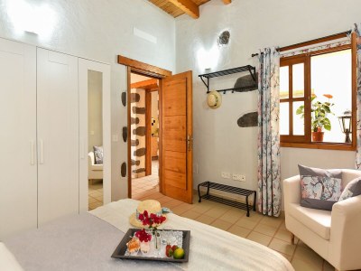 Villa Holiday Home in Ingenio with Private Pool - Features photo 20