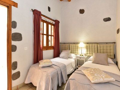 Villa Holiday Home in Ingenio with Private Pool - Features photo 21