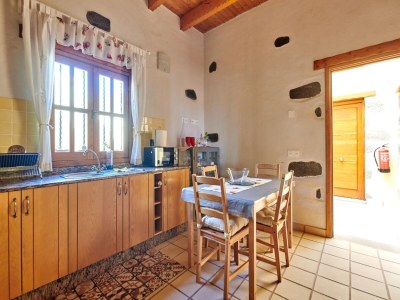 Villa Holiday Home in Ingenio with Private Pool - Features photo 23