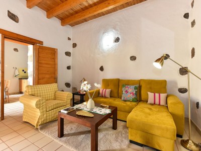Villa Holiday Home in Ingenio with Private Pool - Features photo 24