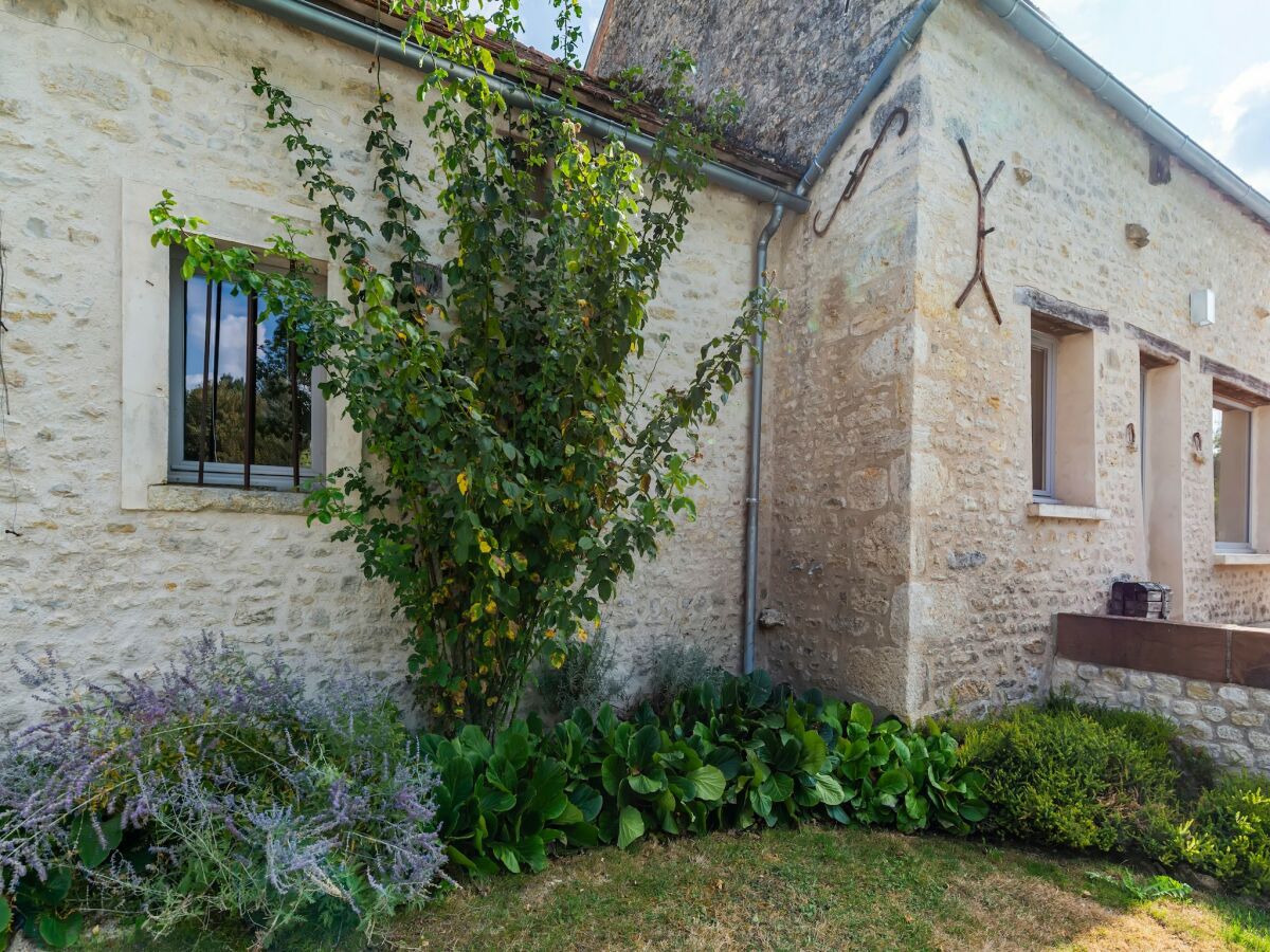 Holiday house Farmhouse in Yèvre-le-Châtel with Heated Pool - Outdoor photo 3