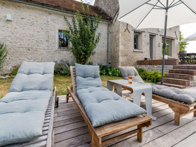 Holiday house Farmhouse in Yèvre-le-Châtel with Heated Pool - Outdoor photo 5
