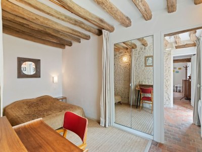 Holiday house Farmhouse in Yèvre-le-Châtel with Heated Pool - Features photo 21