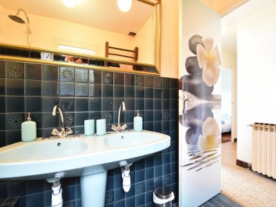 Holiday house Holiday Home in Grury with Pool & Garden - Features photo 25