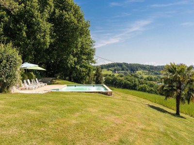 Farmhouse Magnificent holiday home with pool in Thenon - Outdoor photo 2