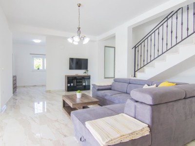 Villa Cedar with pool & summer kitchen - Features photo 12