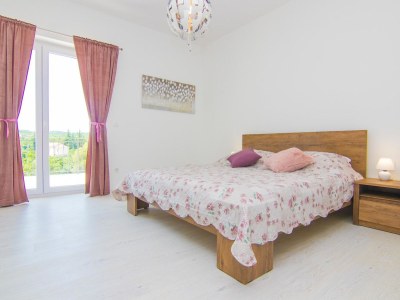 Villa Cedar with pool & summer kitchen - Features photo 15