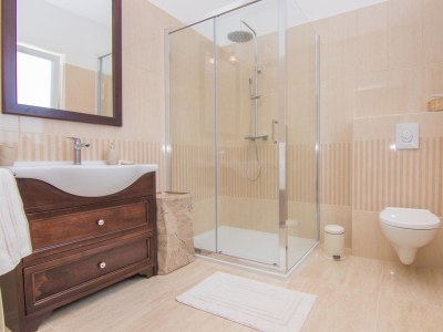 Villa Cedar with pool & summer kitchen - Features photo 18