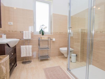 Villa Cedar with pool & summer kitchen - Features photo 20