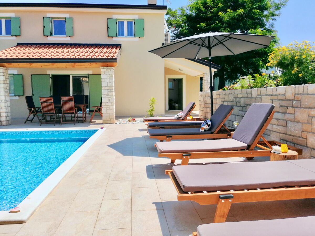 Villa MAËLLE with Pool near Umag - Outdoor photo 4