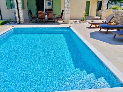 Villa MAËLLE with Pool near Umag - Outdoor photo 2