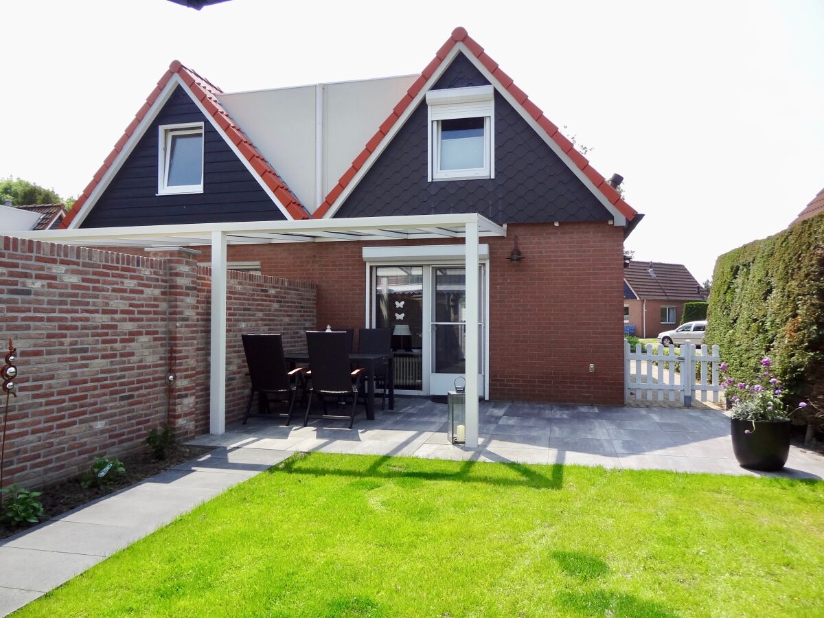 Holiday house Hoge Weide 37