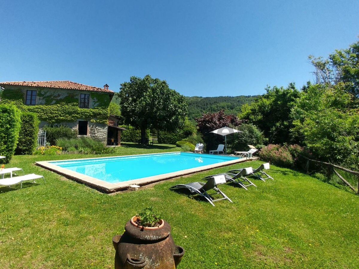 Holiday house Holiday house in the mountains with private pool - Outdoor photo 4