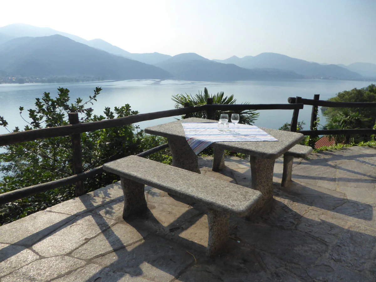 Holiday house Beautiful stone house with a stunning lake view - Outdoor photo 3