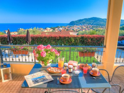 Villa Villa il Poggiolo - Modern Hi-Tech Villa, Garden, Jacuzzi and Pool, Sea View, Home-Cinema - Outdoor photo 7