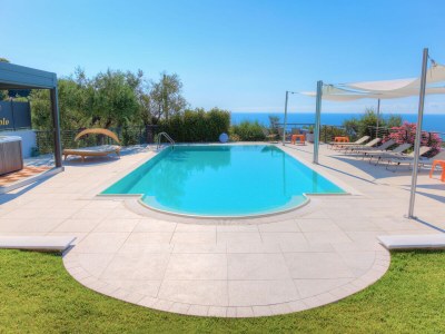 Villa Villa il Poggiolo - Modern Hi-Tech Villa, Garden, Jacuzzi and Pool, Sea View, Home-Cinema - Outdoor photo 9