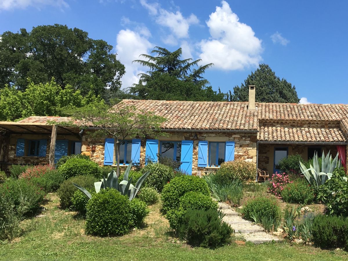 Holiday house with heated pool