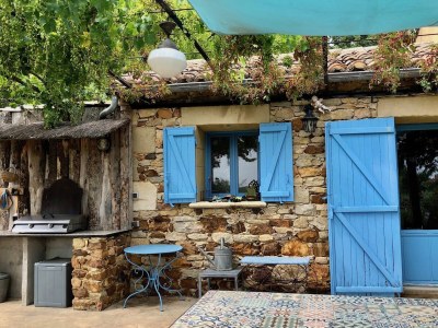 Holiday house with heated pool - Outdoor photo 6