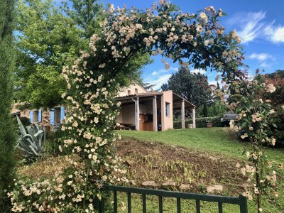 Holiday house with heated pool - Outdoor photo 12
