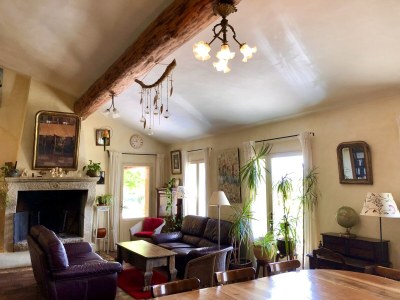 Holiday house with heated pool - Features photo 16