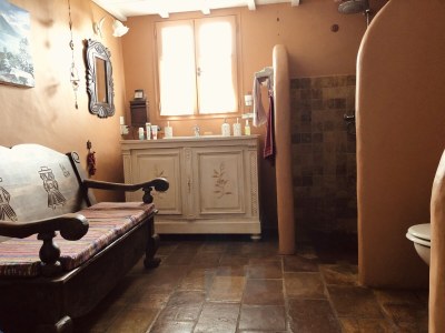 Holiday house with heated pool - Features photo 22