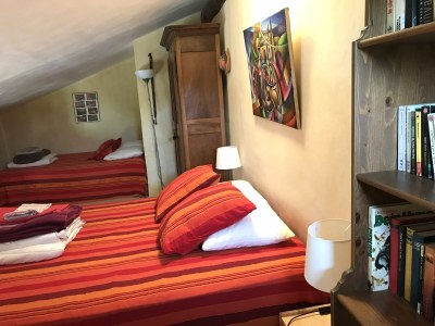 Holiday house with heated pool - Features photo 23