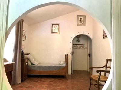 Holiday house with heated pool - Features photo 27