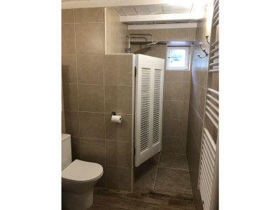 Holiday house with heated pool - Features photo 34