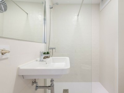 Guestroom Hostal Talamanca Hab. DB Balcon - Features photo 12