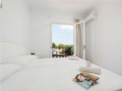 Guestroom Hostal Talamanca Hab. DB Balcon - Features photo 18