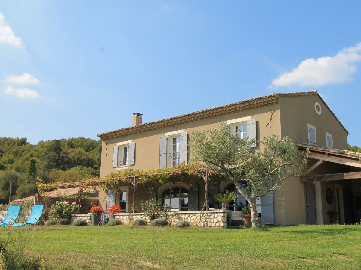 Villa Mas Carla (9p) with pool nearby Avignon