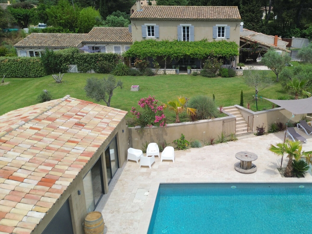 Villa Mas Carla (9p) with pool nearby Avignon - Outdoor photo 2
