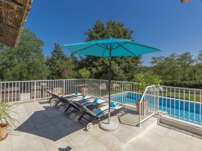 Villa Lipica with pool - Outdoor photo 7