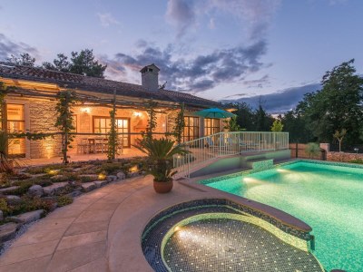 Villa Lipica with pool - Outdoor photo 8