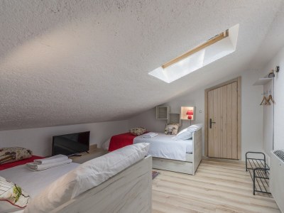 Villa Lipica with pool - Features photo 17