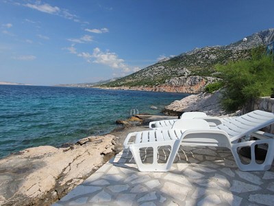 Holiday house Beachfront apartment Carlo - top 2 - Environment photo 17