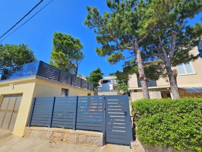 Holiday house Beachfront House Ivana with Pool - Outdoor photo 8