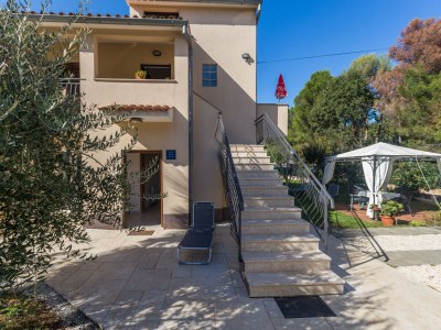 Holiday apartment Silvia with garden - Outdoor photo 2