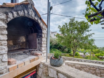 Holiday house Marcela 100m from the beach with sea view - Outdoor photo 11