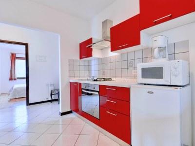 Holiday apartment KIM with private garden near beach near Pula - Outdoor photo 5