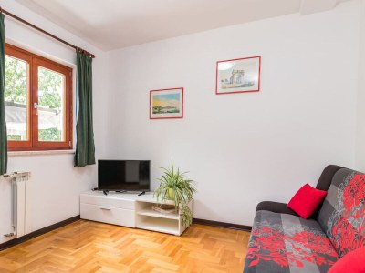 Holiday apartment KIM with private garden near beach near Pula - Features photo 19