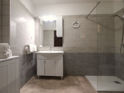 Holiday apartment KIM with private garden near beach near Pula - Features photo 26